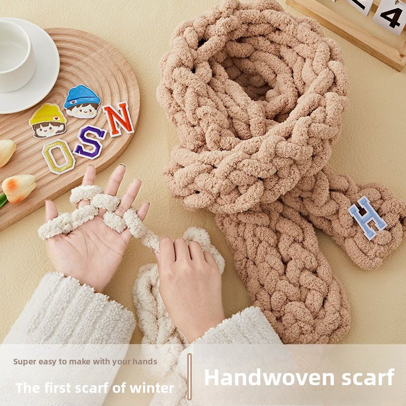 Finger scarf DIY hand-woven (not here, just show)