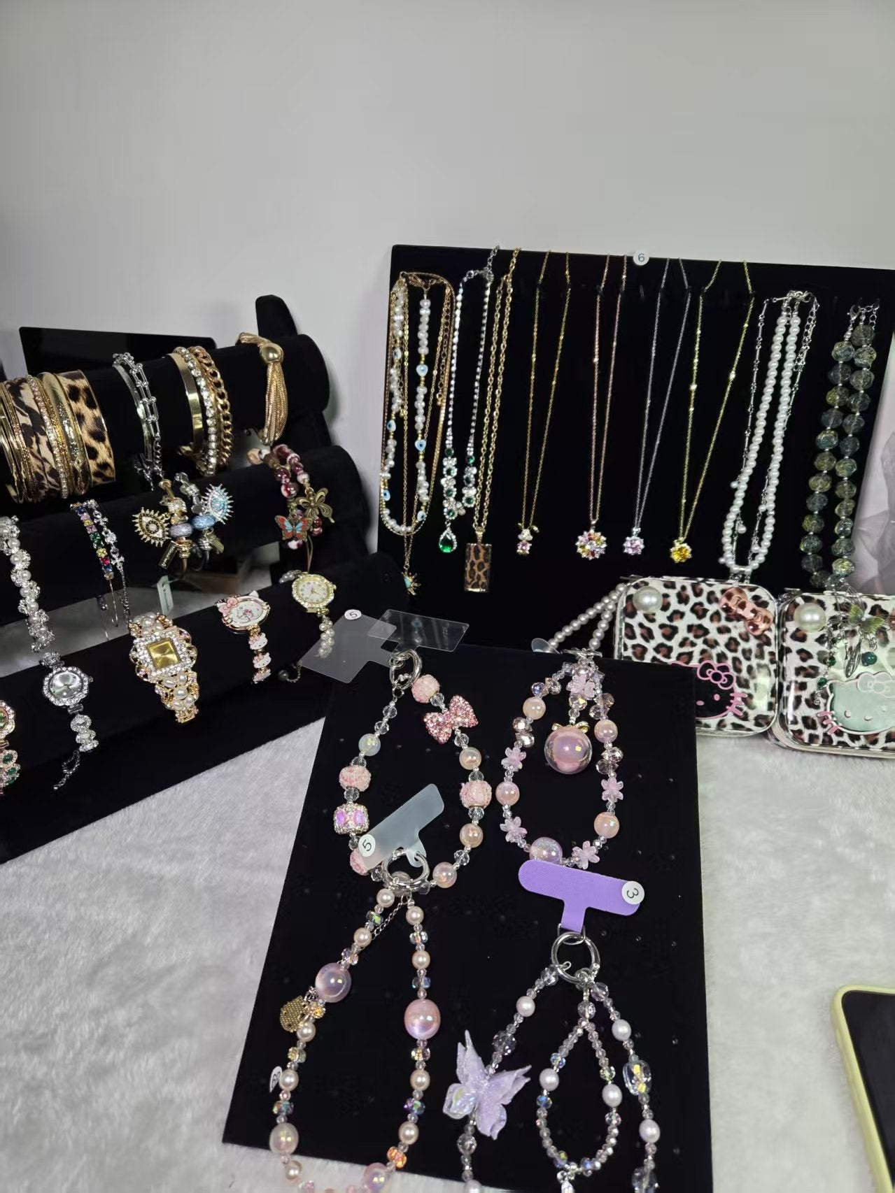 Candy's diy department store  (check out in Livestream)